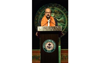 राज्यपाल रमेन डेका खैरागढ़ महोत्सव के समापन समारोह में शामिल हुए