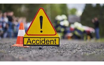 बारात से लौट रही कार हादसे का शिकार, दो लोगों की मौत, दो की हालत गंभीर