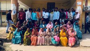 15वें वित्त की राशि रुकी, आक्रोशित सरपंचों ने जनपद पंचायत पर लगाया ताला