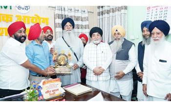 सिख समाज की सर्वोच्च संस्था शिरोमणि गुरुद्वारा प्रबंधक कमेटी के अध्यक्ष हरजिंदर सिंह धामी का रायपुर में जोरदार स्वागत, शिक्षा और स्वास्थ्य क्षेत्र में सक्रिय भूमिका निभाने का आह्वान