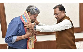 पूर्व क्रिकेटर Kapil Dev ने मुख्यमंत्री Vishnu Deo Sai से की मुलाकात, खेल विकास को लेकर हुई महत्वपूर्ण चर्चा…