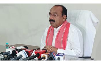 “सिलेंडर किल्लत के बीच डिप्टी सीएम अरुण साव बोले—घबराएं नहीं, अफवाहों से बचें”