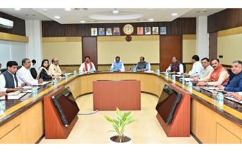 साय कैबिनेट का अहम निर्णय: छत्तीसगढ़ में UCC मसौदे हेतु समिति बनेगी, महिलाओं को जमीन रजिस्ट्री पर 50% छूट, सैनिकों के लिए भी राहत सहित कई बड़े फैसले मंजूर