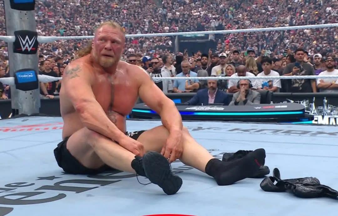 ब्रॉक लेसनर का WWE करियर खत्म, कभी जॉन सीना भी खाते थे खौफ,रिंग में यू रोने लगा दुनिया का सब से खतरनाक रेसलर.