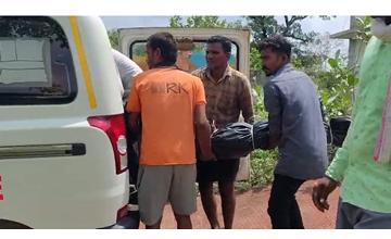 खेत में तार लगाते समय करंट लगने से मां और उसके दो बेटों की दर्दनाक मौत, गांव में शोक की लहर