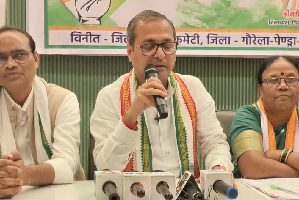 जीपीएम में पत्रकारों से शैलेश पाण्डेय ने कहा, देवद्रव्य की चोरी को बीजेपी का संरक्षण.