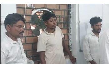 जंगल से भटककर पहुंचे सांभर का किया शिकार, मांस समेत तीन ग्रामीण वन विभाग के हत्थे चढ़े