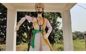 सतनामी समाज के आराध्य गुरु बालक दास की मूर्ति खंडित, आक्रोशित ग्रामीणों ने थाने में किया जमकर हंगामा