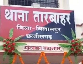 सस्पेंस: पब या रोड़ पर हुआ विवाद, पुलिस ने दो को धरा, आरोप प्रत्यारोप क्लियर करेगा सीसीटीवी फुटेज.